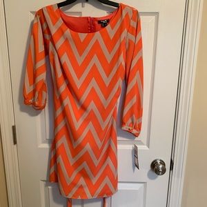 🌸3/$10 - Size 9 Orange Chevron Dress NWT